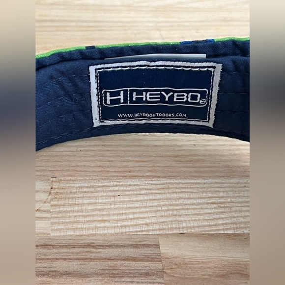 Heybo Outdoors Visor Hat NWOT Green and Blue Adjustable Velcro Back - Picture 6 of 6